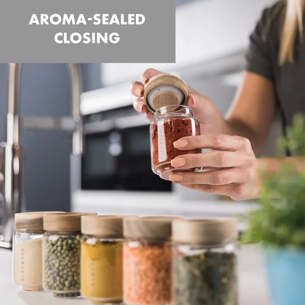 Klarstein Glaswerk Cassia Gewürzgläser Vorratsgläser Gewürzgläserset , 6 X 130 Ml , Borosilikatglas , Deckel Aus Akazienholz , Stapelbares Design , Luftdichte Aufbewahrung 7 Klarstein Glaswerk Cassia Gewürzgläser Vorratsgläser Gewürzgläserset , 6 X 130 Ml , Borosilikatglas , Deckel Aus Akazienholz , Stapelbares Design , Luftdichte Aufbewahrung – Bild 5